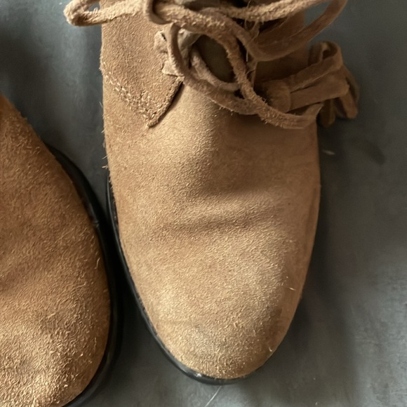 Fabulous Ralph Lauren Caramel Suede Stacked Heels, 6.5 - They Match Everything! - Picture 8 of 8